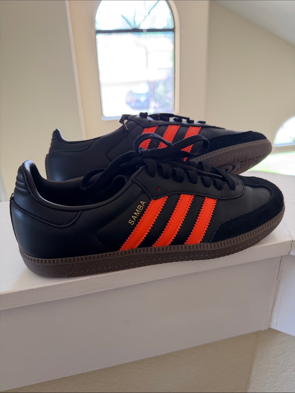 Men’s size 6.5 Adidas Sambas